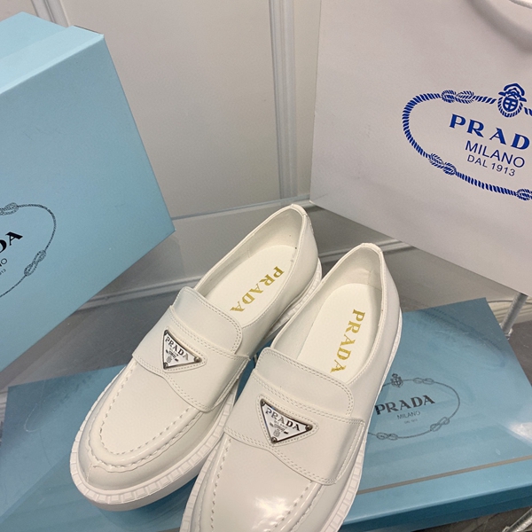 ブランド激安靴背面デザイン